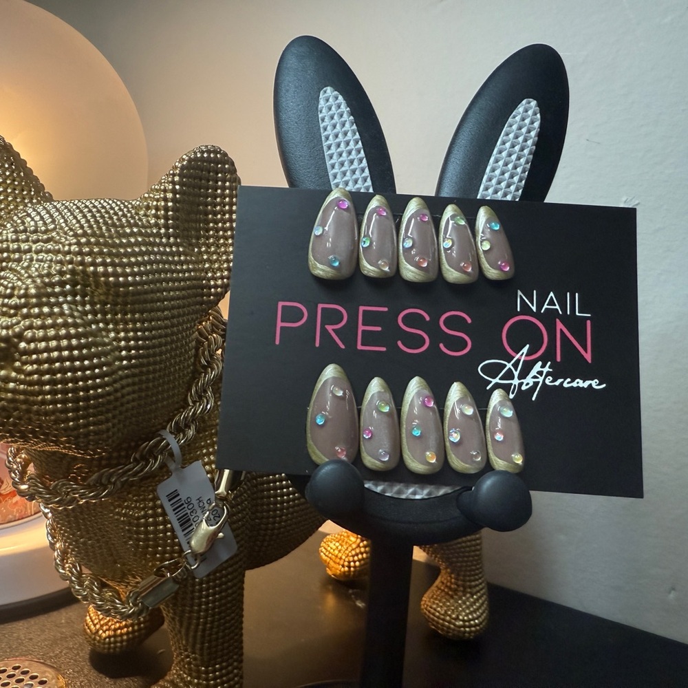 Chic Brown and Pink Press-On Nails with Bunny Holder